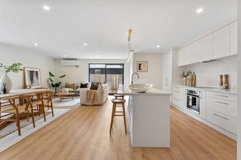 Photo of property in 2 Manatika Road, Karaka, Papakura, 2124