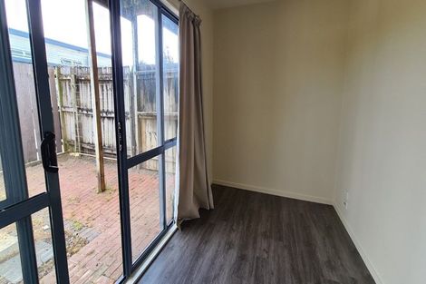 Photo of property in Lakeview Terrace, 20/14 Ambrico Place, New Lynn, Auckland, 0600