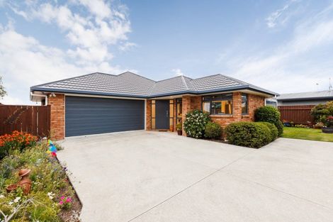 Photo of property in 14 Lorenzo Place, Kelvin Grove, Palmerston North, 4414