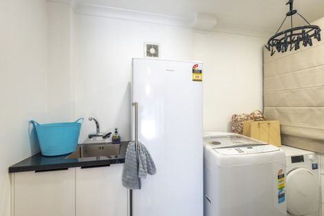 Photo of property in 27 Glamis Avenue, Bell Block, New Plymouth, 4312