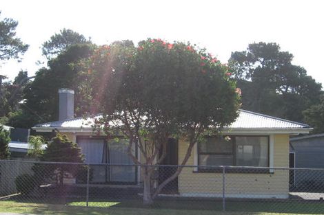 Photo of property in 48 Glen Marine Parade, Glendene, Auckland, 0602