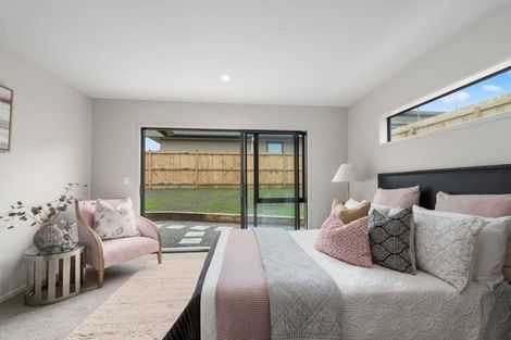 Photo of property in 7 Blatina Drive, Kumeu, 0810