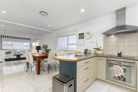 Photo of property in 19 Laurina Road, Sunnynook, Auckland, 0620