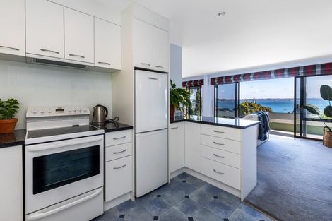 Photo of property in 27 De Luen Avenue, Tindalls Beach, Whangaparaoa, 0930