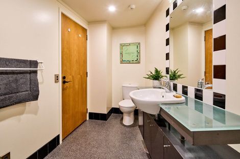 Photo of property in Dominion Apartments, 4/80 Victoria Street, Wellington Central, Wellington, 6011