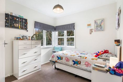 Photo of property in 22 Greenaway Road, Waikanae, 5036