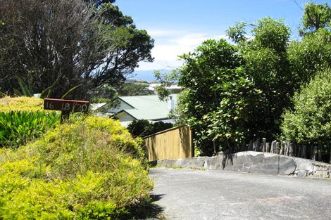 Photo of property in 16 Ranui Crescent, Khandallah, Wellington, 6035