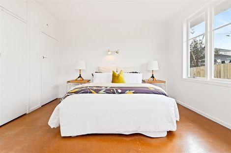 Photo of property in 18 Karamu Street, Te Atatu Peninsula, Auckland, 0610