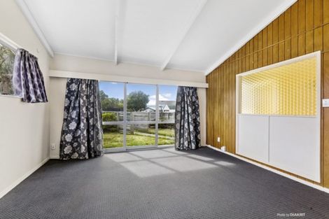 Photo of property in 2 Cobar Close, Maupuia, Wellington, 6022