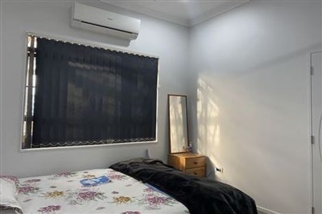 Photo of property in 15a Kiernan Place, Kelston, Auckland, 0602