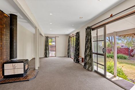 Photo of property in 60 Solomon Avenue, Redwood, Christchurch, 8051