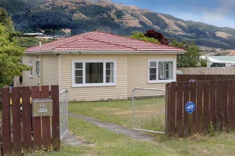 Photo of property in 43 Coates Street, Tawa, Wellington, 5028
