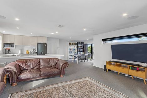 Photo of property in 27 Momorangi Crescent, Redwood, Christchurch, 8051