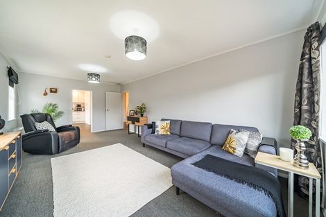 Photo of property in 17 Weka Grove, Elderslea, Upper Hutt, 5018