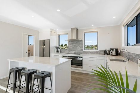 Photo of property in 11 Commodores Close, Coastlands, Whakatane, 3120