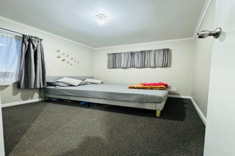 Photo of property in 1/77 Woodglen Road, Glen Eden, Auckland, 0602