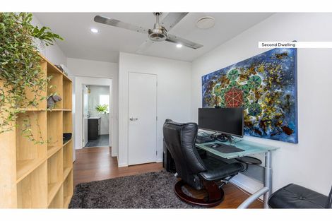 Photo of property in 5 Woodvale Road, Glen Eden, Auckland, 0602