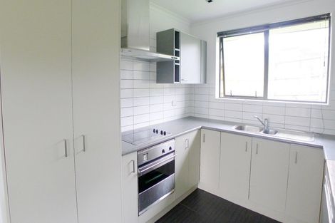 Photo of property in 9 Plumstead Rise, Glen Eden, Auckland, 0602