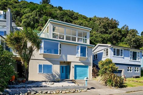 Photo of property in 79 Moana Road, Plimmerton, Porirua, 5026