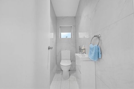 Photo of property in 10 San Fernando Way, Henderson, Auckland, 0612
