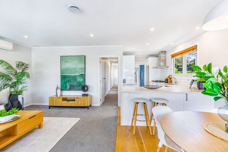 Photo of property in 17 Castaing Crescent, Te Atatu South, Auckland, 0610