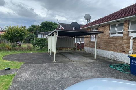 Photo of property in 196 Waimumu Road, Massey, Auckland, 0614