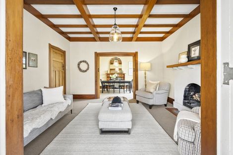 Photo of property in 17 Queen Street, Northcote Point, Auckland, 0627