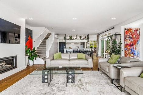 Photo of property in 15 Landmark Terrace, Orewa, 0931