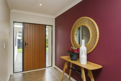 Photo of property in 5 Boronia Court, Milson, Palmerston North, 4414