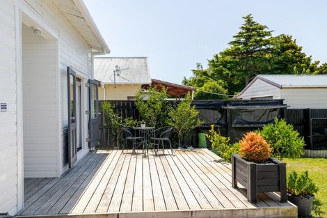 Photo of property in 43 Wood Street, Takaro, Palmerston North, 4410