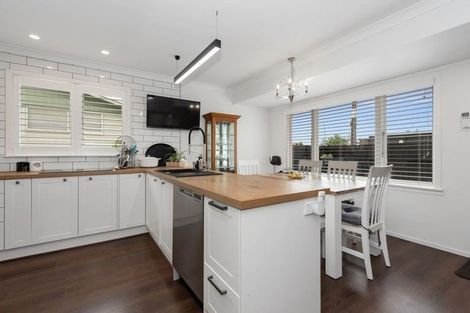 Photo of property in 200 Sandwich Road, St Andrews, Hamilton, 3200