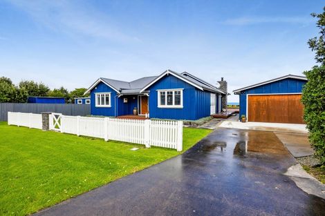 Photo of property in 16 Hector Place, Opunake, 4616