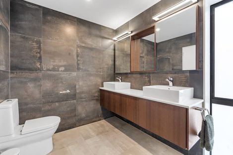 Photo of property in 52 Walton Street, Red Beach, 0932