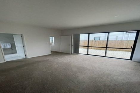 Photo of property in 10 John Burn Road, Takanini, 2110