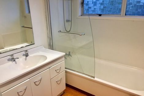 Photo of property in 2/521 Pakuranga Road, Howick, Auckland, 2010