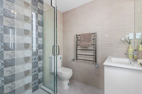 Photo of property in 4225b Great North Road, Glendene, Auckland, 0602