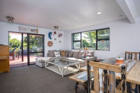 Photo of property in 7a Kempton Street, Greytown, 5712