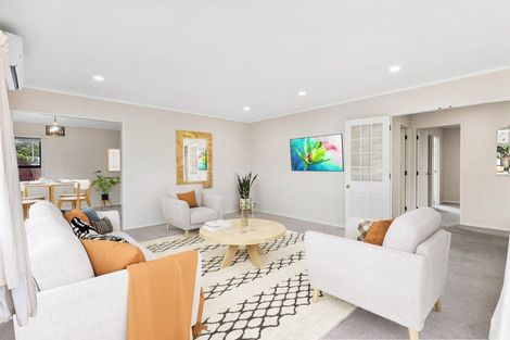 Photo of property in 44 Golfland Drive, Golflands, Auckland, 2013