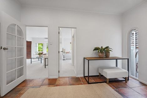 Photo of property in 194 Onewa Road, Birkenhead, Auckland, 0626