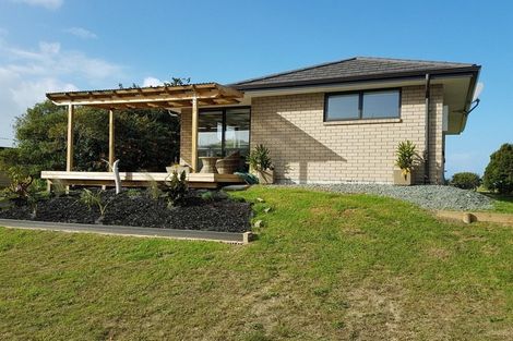 Photo of property in 32 Manaia View Road, One Tree Point, 0118