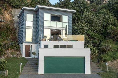 Photo of property in 6 Owhiro Bay Parade, Island Bay, Wellington, 6023