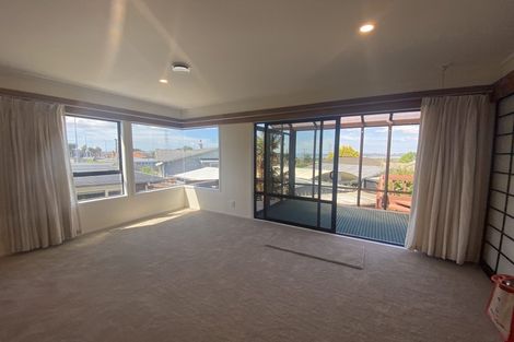 Photo of property in 237 Te Atatu Road, Te Atatu South, Auckland, 0610