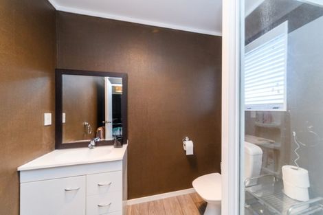 Photo of property in 18 Meridian Grove, Kelvin Grove, Palmerston North, 4414