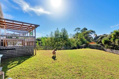 Photo of property in 2 Slater Road, South Head, Helensville, 0874
