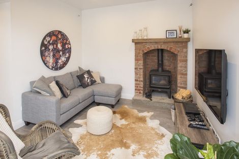 Photo of property in 96 Maupuia Road, Maupuia, Wellington, 6022