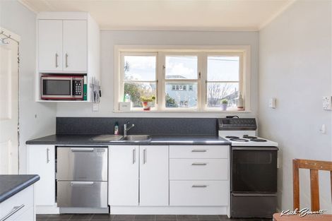 Photo of property in 25 Hewer Crescent, Naenae, Lower Hutt, 5011