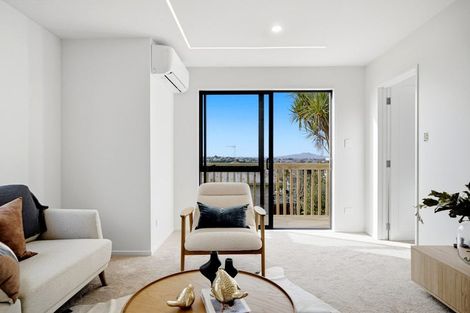 Photo of property in 10 Tusac Place, Totara Vale, Auckland, 0627