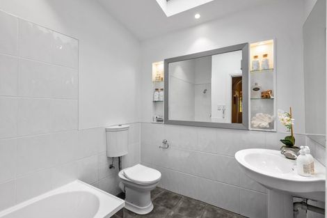 Photo of property in 14 Weston Road, St Albans, Christchurch, 8052