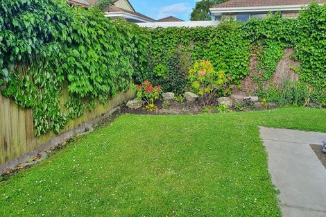 Photo of property in 2/36 Chipping Lane, Redwood, Christchurch, 8051