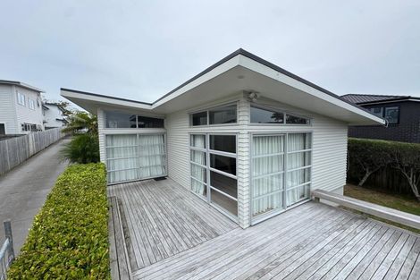 Photo of property in 8a Glenfield Road, Birkenhead, Auckland, 0626